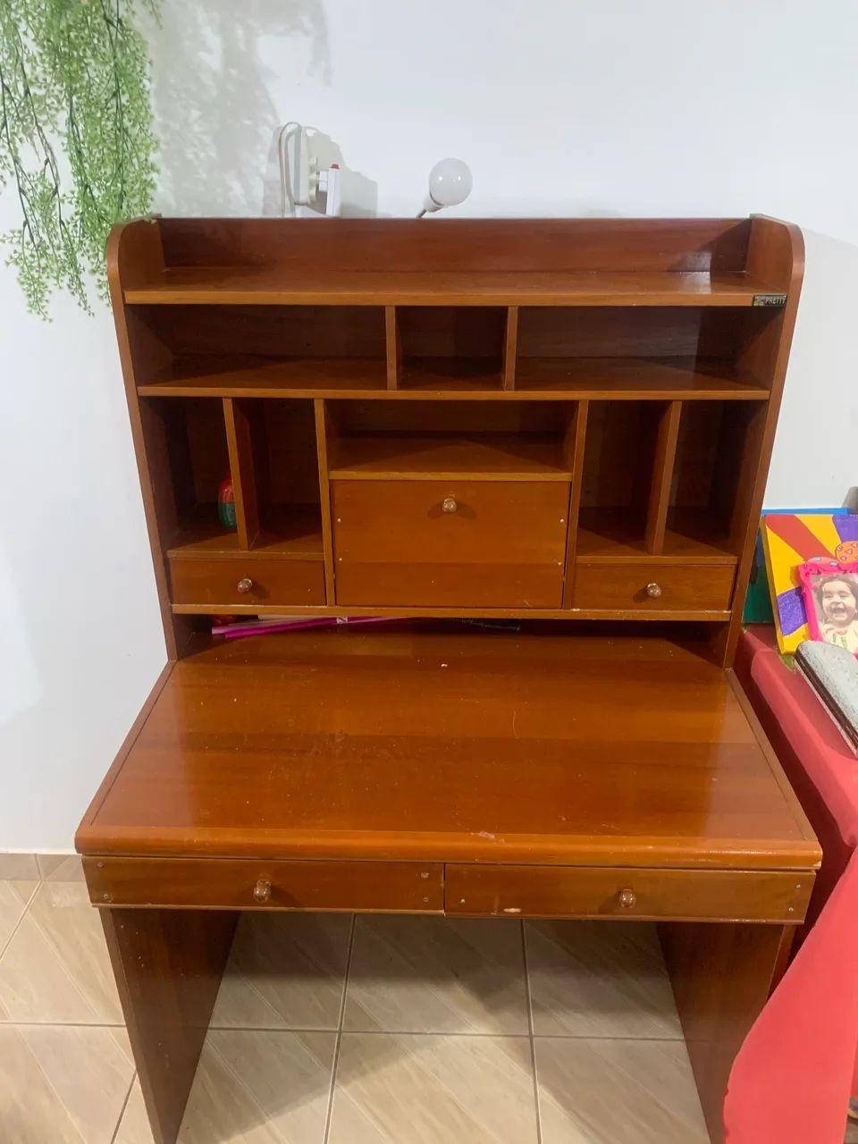 Desk in excellent condition