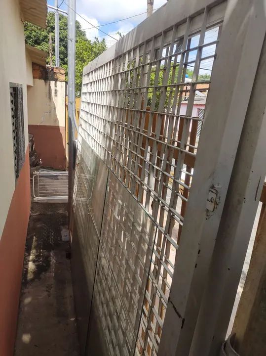Portão de ferro com grade - Foto 2
