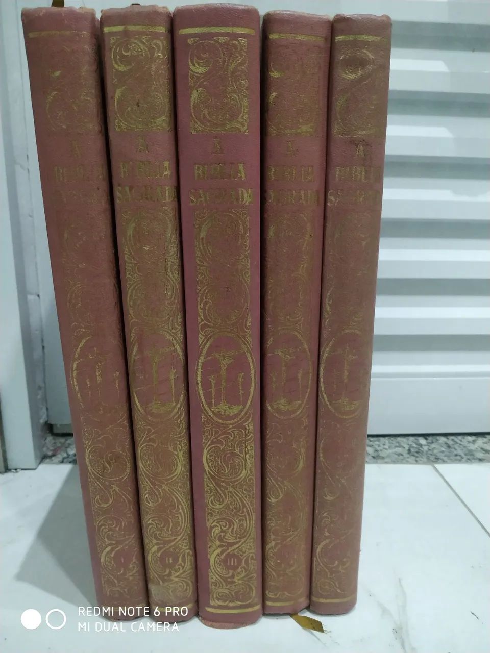 Coleção bíblia antiga em capa dura  religioso - Foto 2