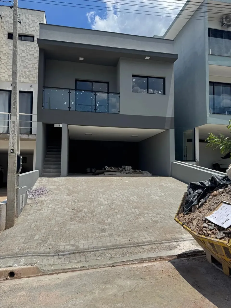 Casa sobrado à venda no Condomínio Vale Azul na Colina Santa Mônica em Votorantim - SP
