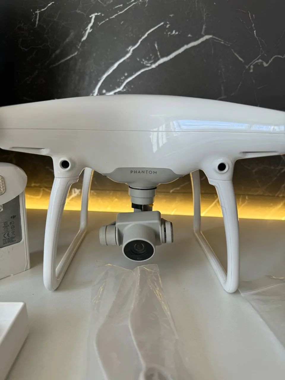 Drone DJI Phantom 4 completo + bateria extra + base de Carregamento + Mochila! - Foto 2