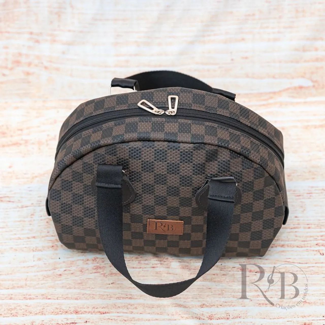 Bolsa Clássica com Estampa Xadrez Marrom - Foto 3
