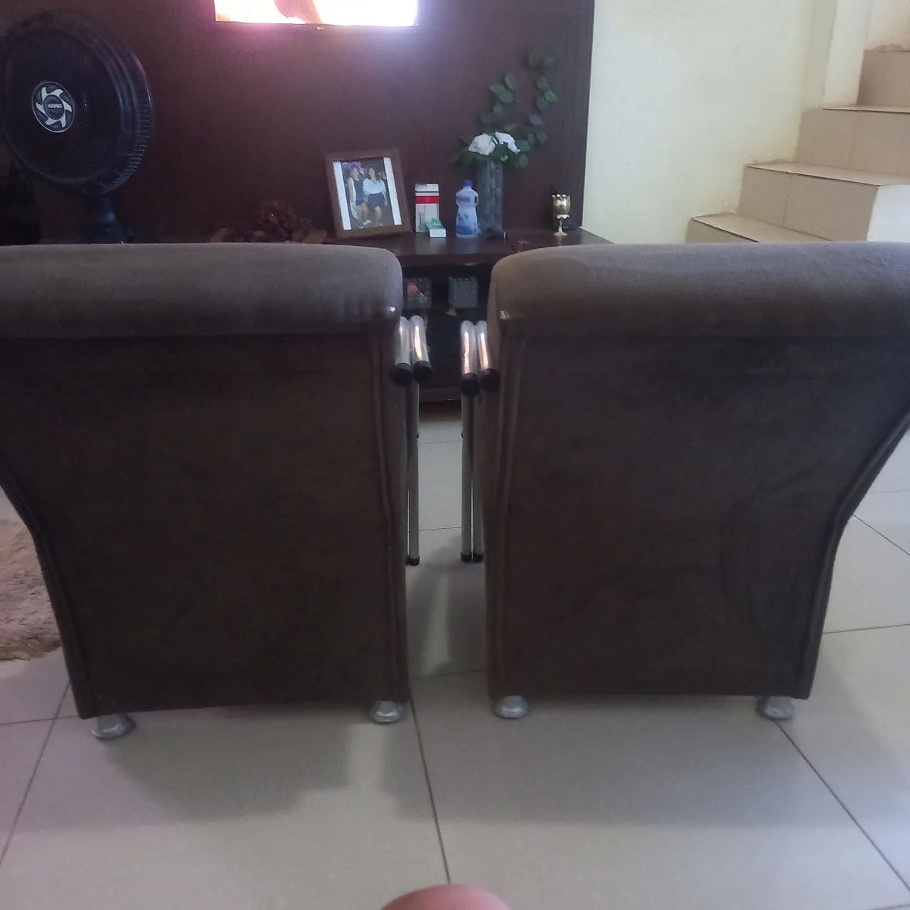 Par de Poltronas em Suede Marrom - Foto 2