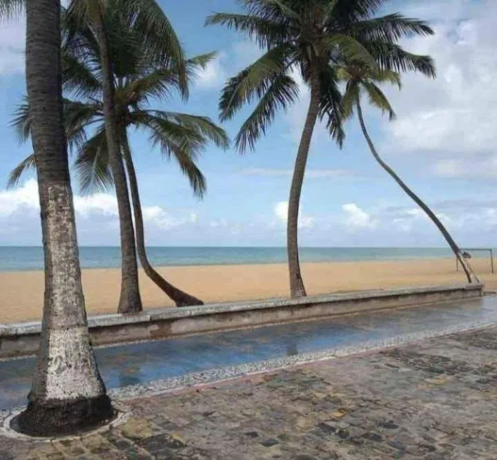 Alugo apartamento quitinete 1 quarto, em Boa Viagem,próximo ao Le park mobiliado.