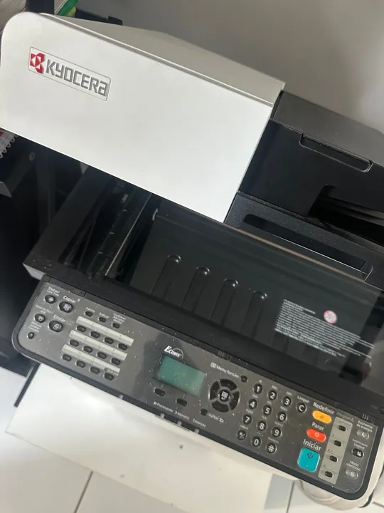 Impressora, copiadora e scanner.