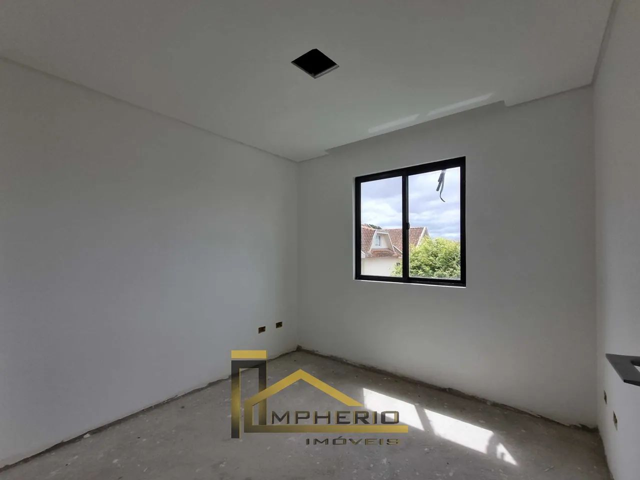 Imperdível! Casa à venda em Curitiba-PR, Uberaba: 3 quartos, 1 suíte, 3 salas, 1 vaga e 12 - Foto 9