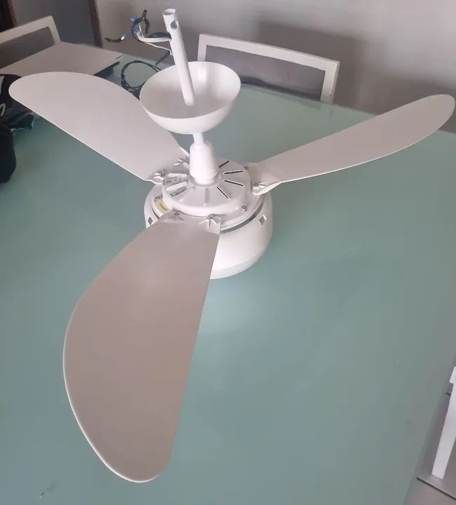 Ventilador de teto ventisol novo c lâmpada e 3 velocidades