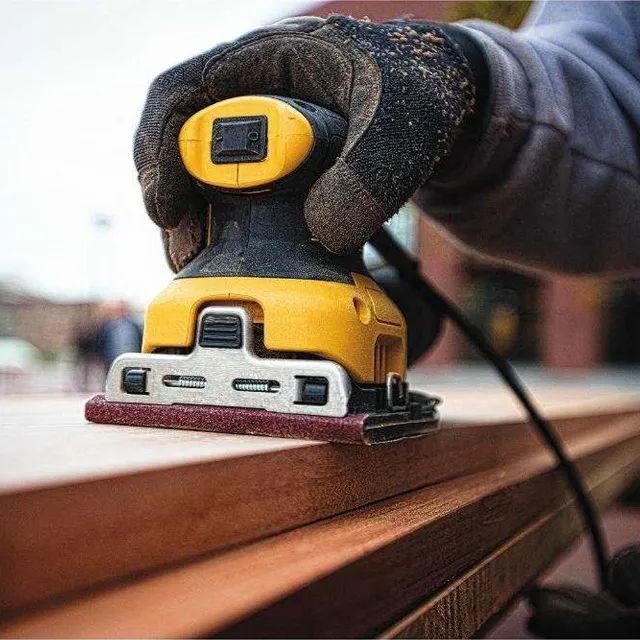 Lixadeira Orbital 225W 1/4 de Folha DWE6411-B2 Dewalt - Foto 4