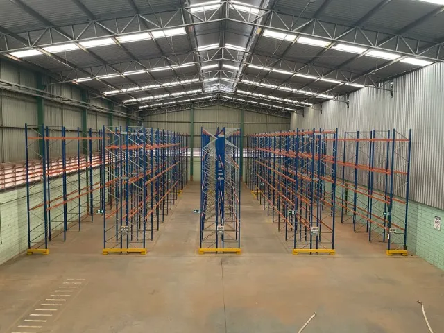 Galpão Logístico com Porta Paletes