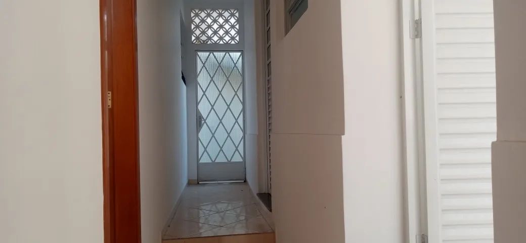 C300 - Casa reformada em excelente local, próximo do centro da cidade... - Foto 2