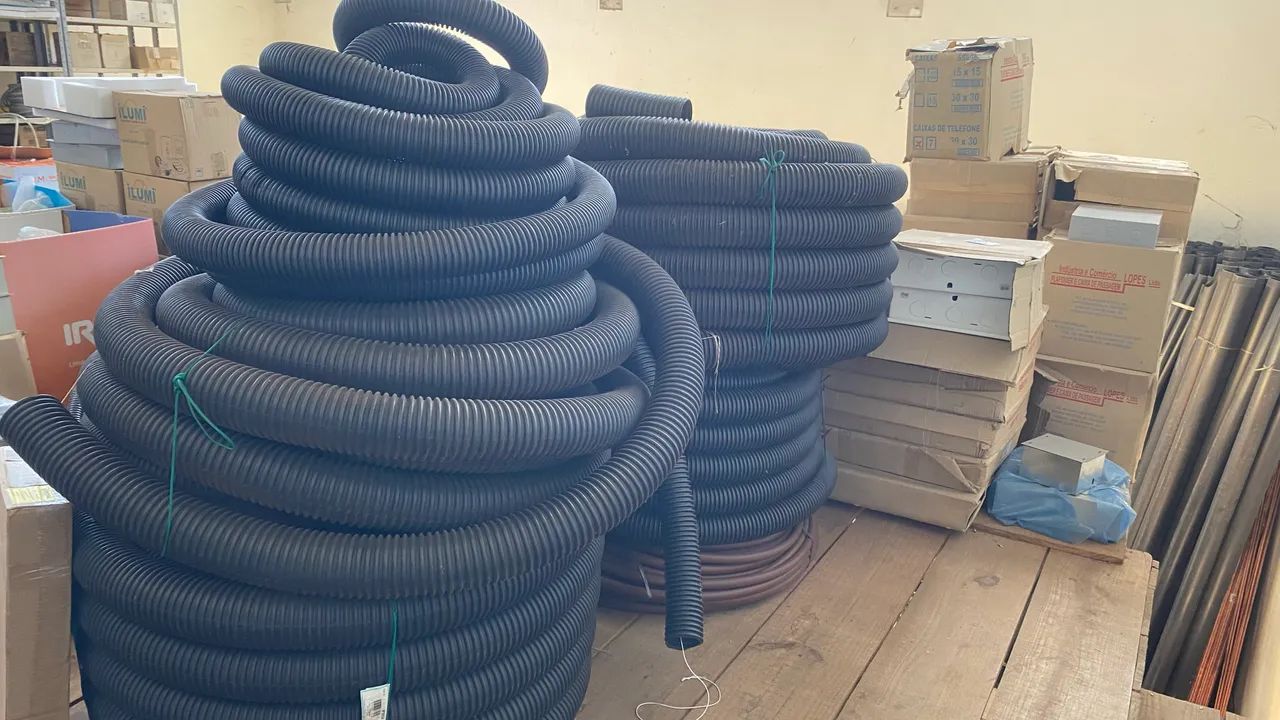 VENDE-SE LOJA DE MULTI UTILIDADES, FERRAMENTAS, MATERIAL ELÉTRICO E HIDRÁULICO - Foto 14