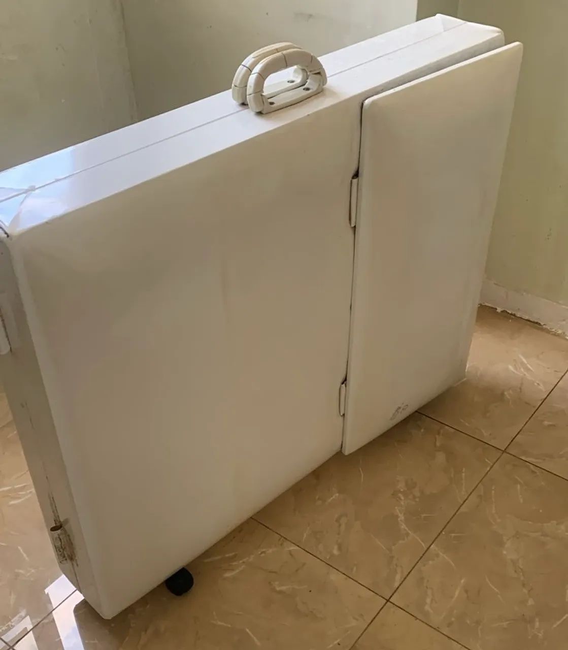 Maca dobrável c/ rodinhas para procedimentos estéticos  - Foto 2