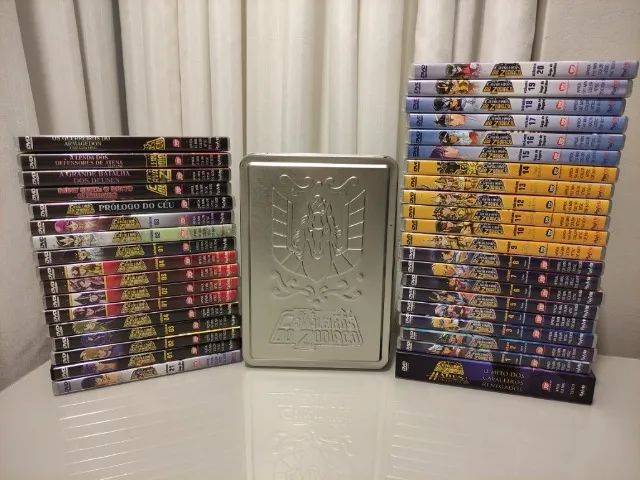 Box Completo Dvd Os Cavaleiros Do Zodíaco Lata Coleção - CDs, DVDs