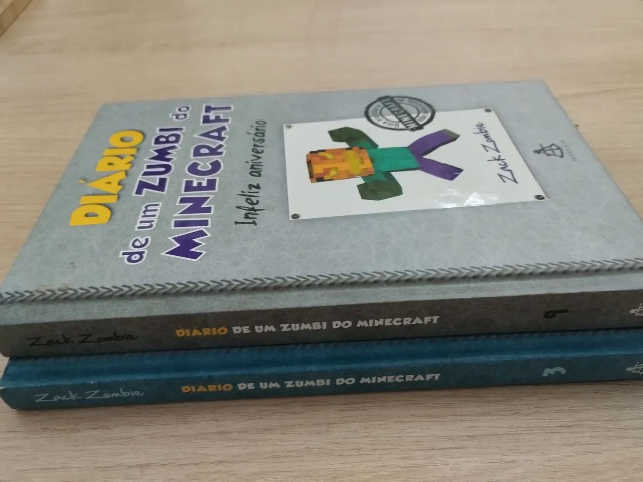 Diário de um Zumbi do Minecraft (2 livros) excelente estado  - Foto 2