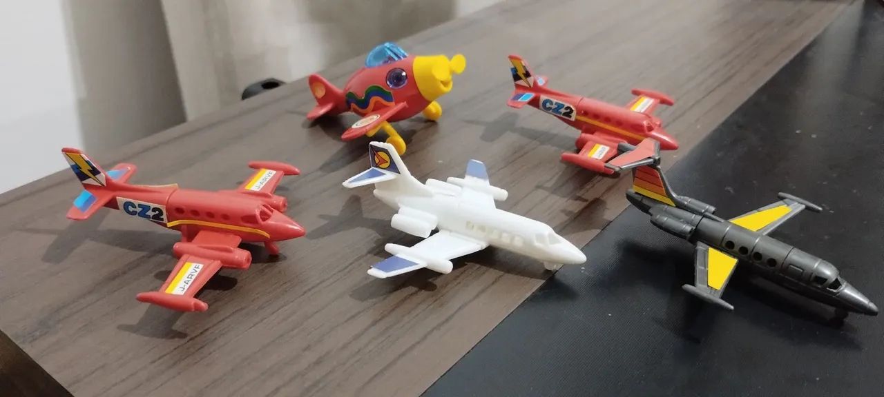 Lote aviões kinder anos 90 