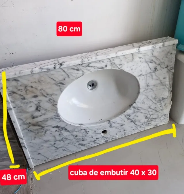 Bancada em mármore carrara com cuba DECA de embutir