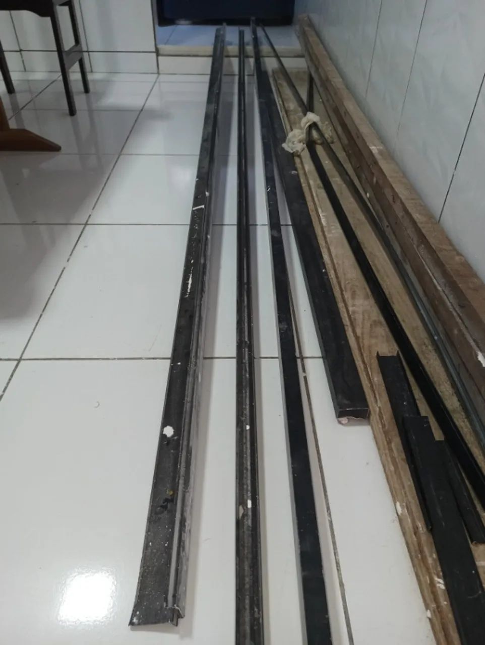 Perfis de alumínio usados 5 peças 3m cada