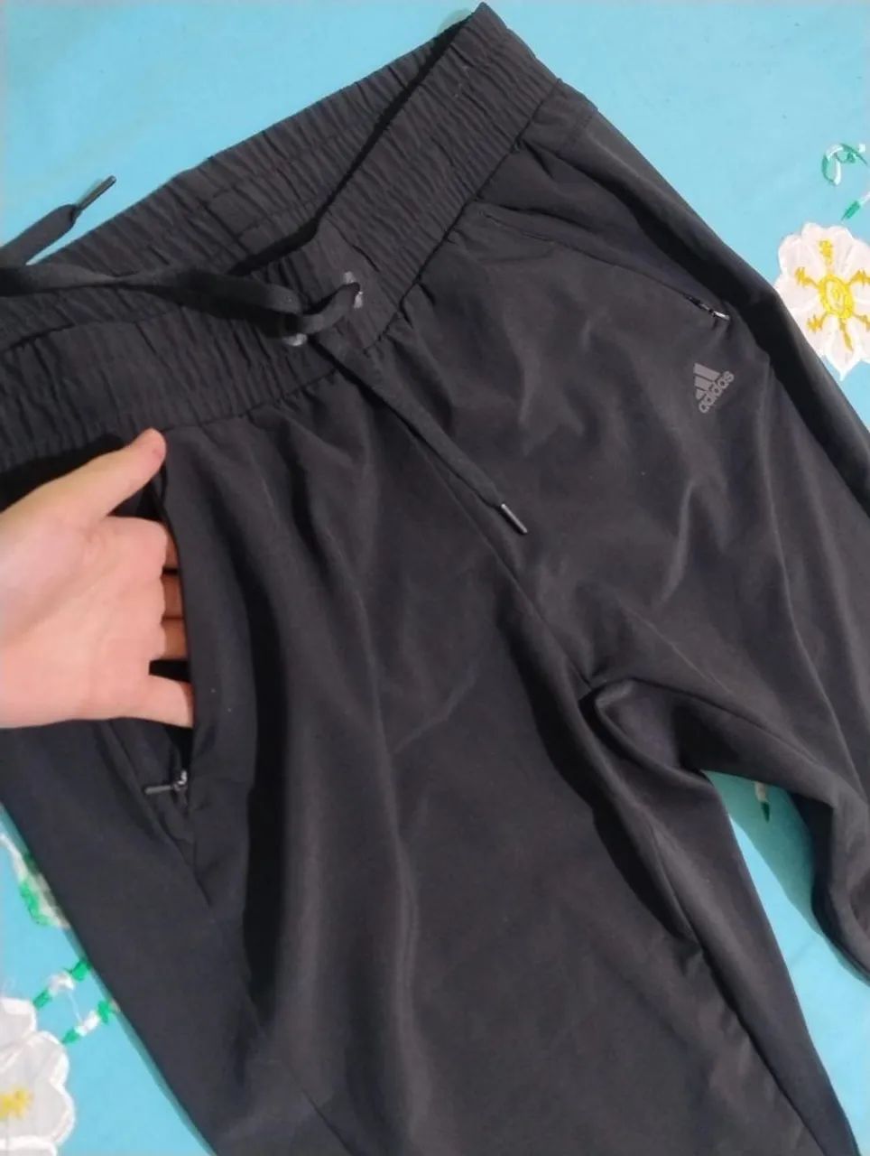 Calça esportiva Adidas - Foto 4