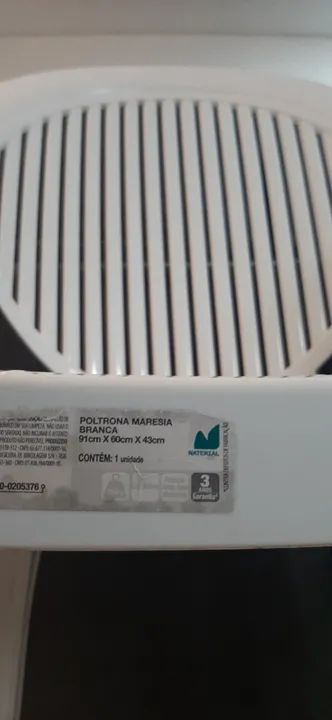 6 Cadeiras / Poltronas e 4 banquetas empilháveis de plástico Premium - Foto 2