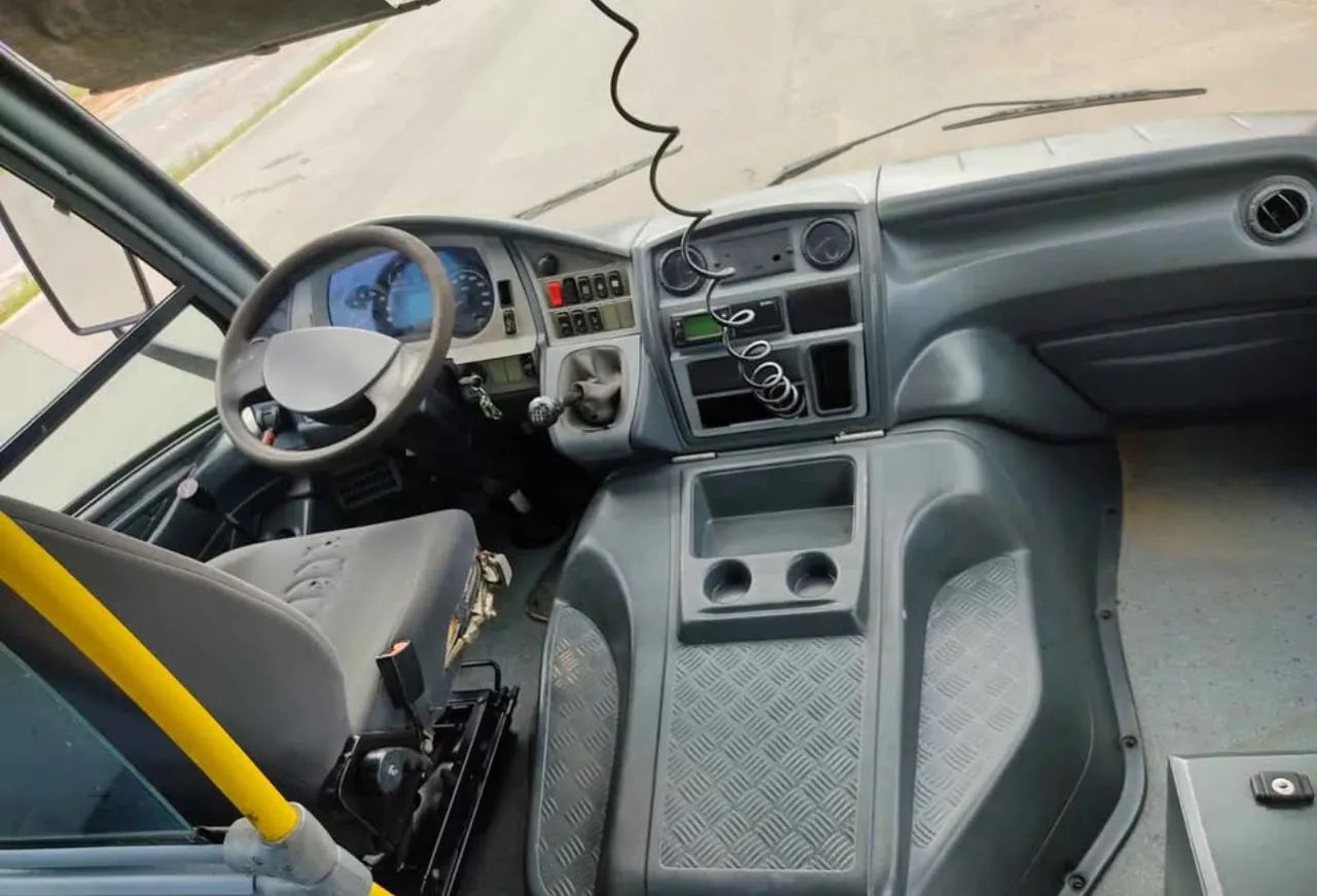 Micro ônibus Marcopolo/Volare 26L 2014 - Foto 3