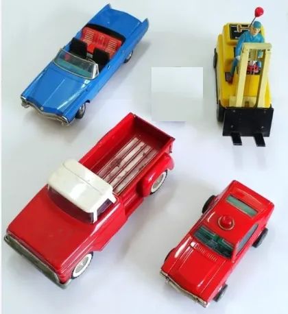 Carrinhos de brinquedo antigos