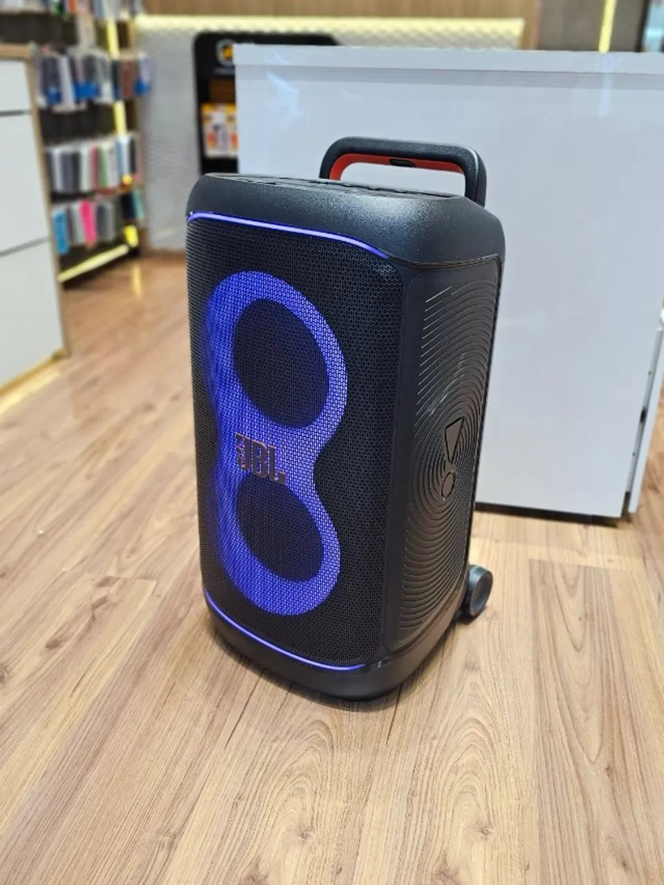 Caixa de Som JBL Partybox 520 - Lacrada e 1 Ano de Garantia - Loja Villa Imports - Foto 2