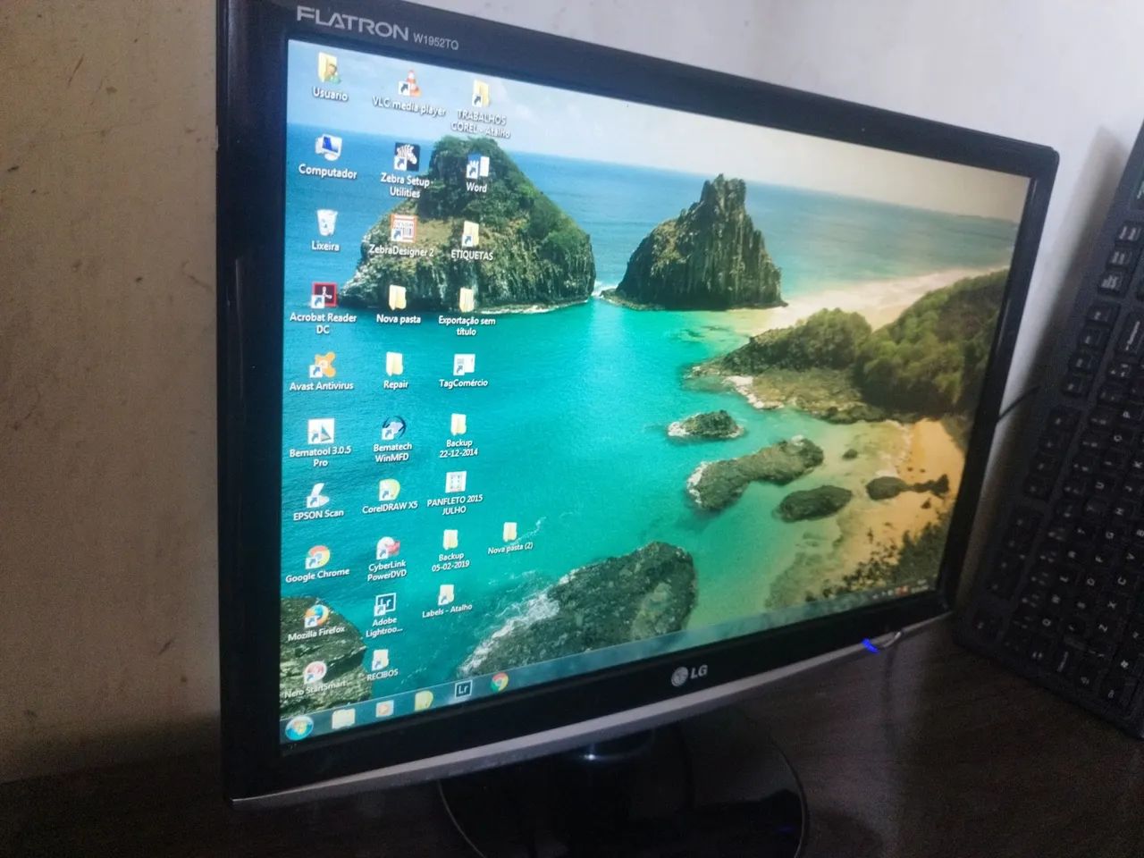 Monitor LG 19 polegadas perfeito funcionamento  - Foto 3