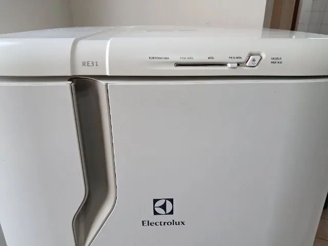 Imperdível Geladeira ELETROLUX RE31  110V - Foto 3