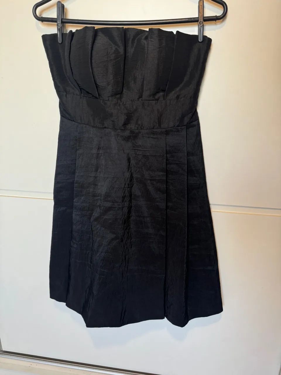 Vestido Preto Tomara Que Caia em Tafetá  - Foto 2