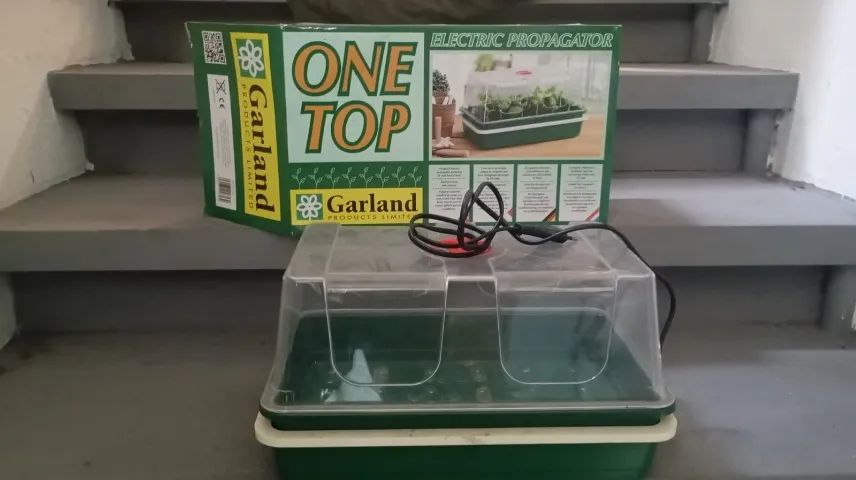 ? Kit Cultivo Indoor / Hidroponia - Propagador Elétrico + Cloner + Bomba + Timer (Desapeg
