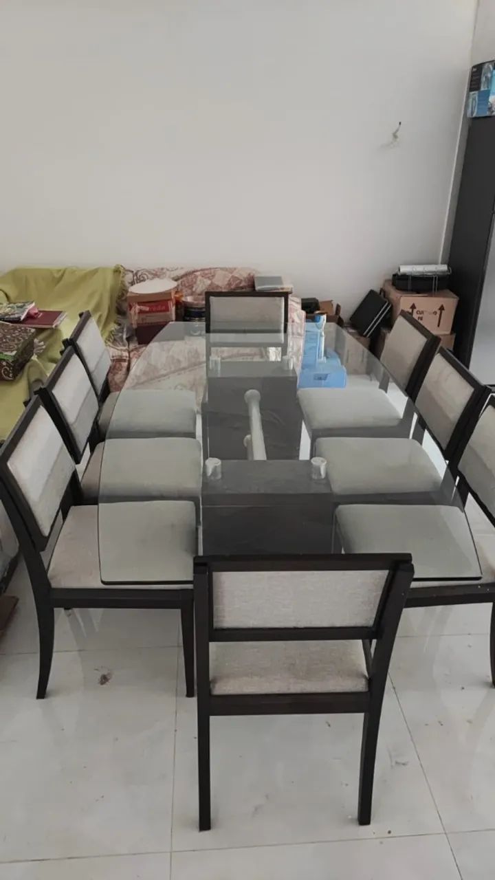 Mesa de madeira maciça alto padrão 2.20 x 116m vidro espesso 8 cadeiras e aparador Cuiabá