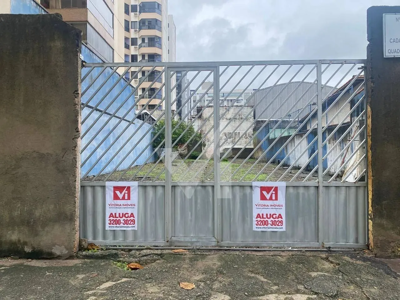 Vitoria Imóveis - Terreno para locação 413M²