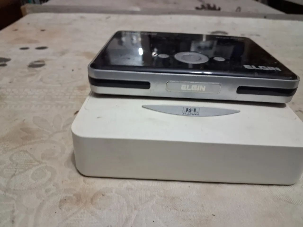 Conversor de Vídeo 2 unidades. Não tem controle nem Fontes 