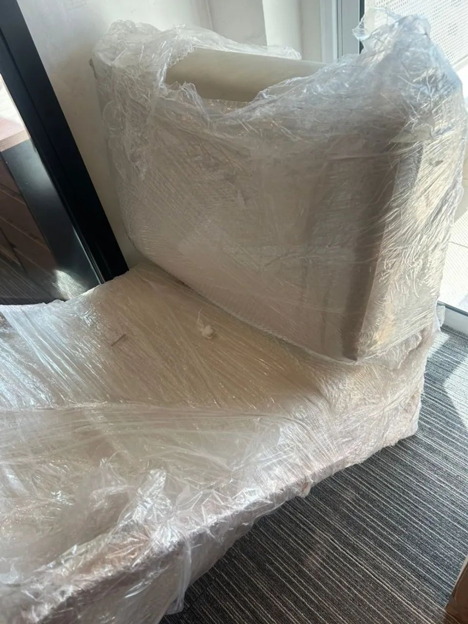 2 Unidades - Poltronas Brancas - Foto 3