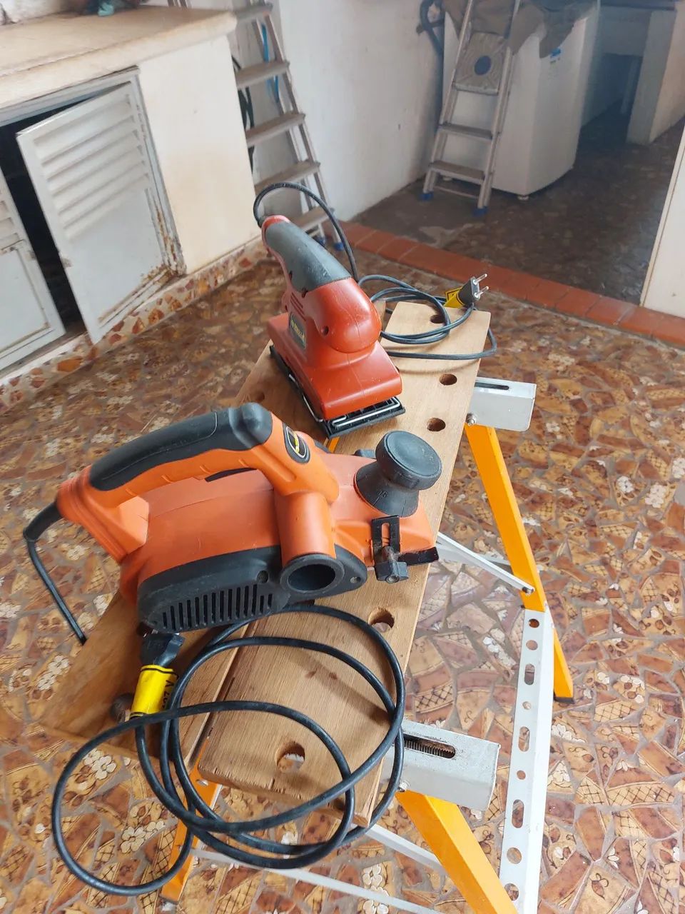 Plaina elétrica 