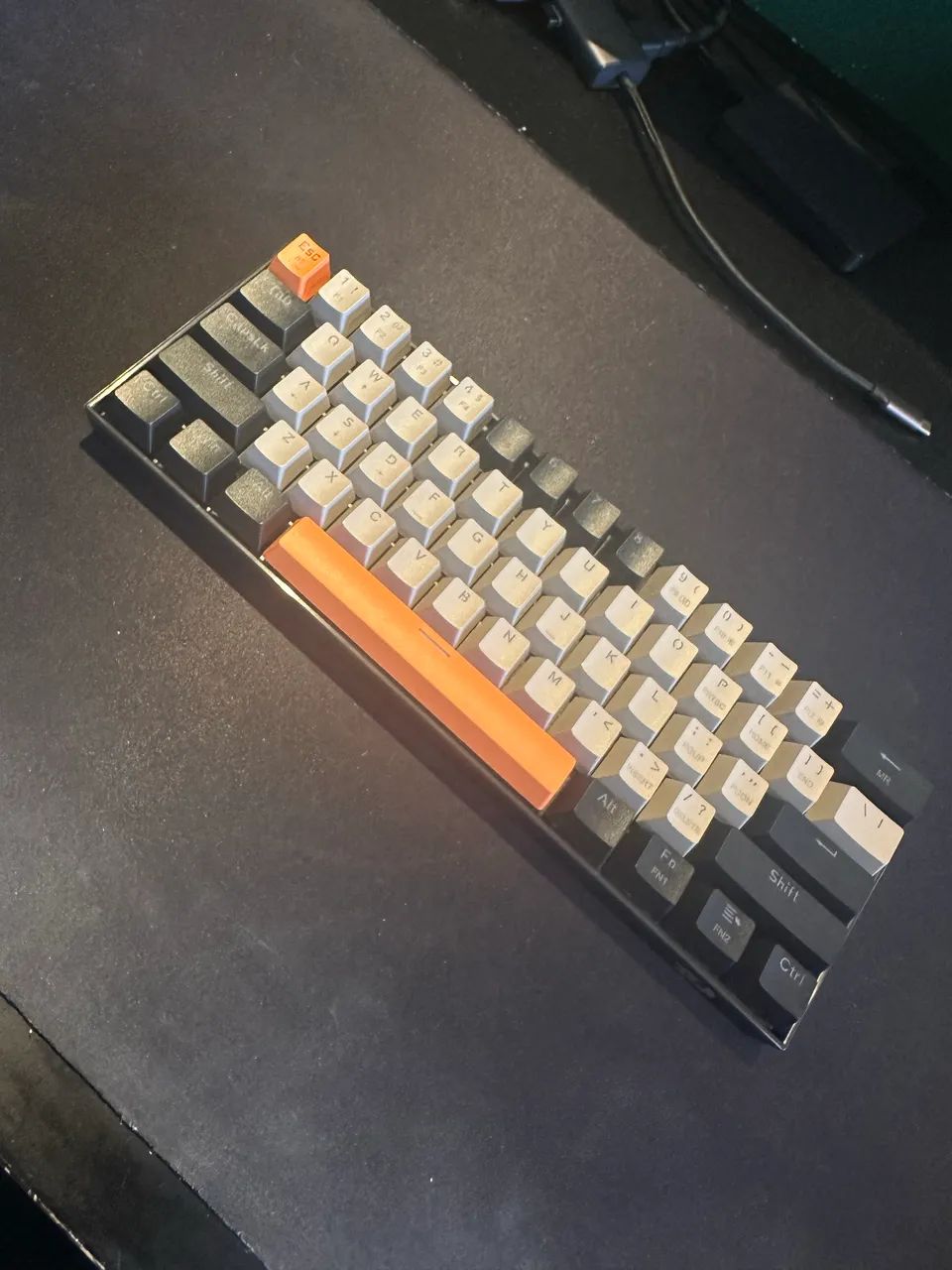 Teclado Mecânico Redragon Sem Fio Bluetooth RGB - Foto 3