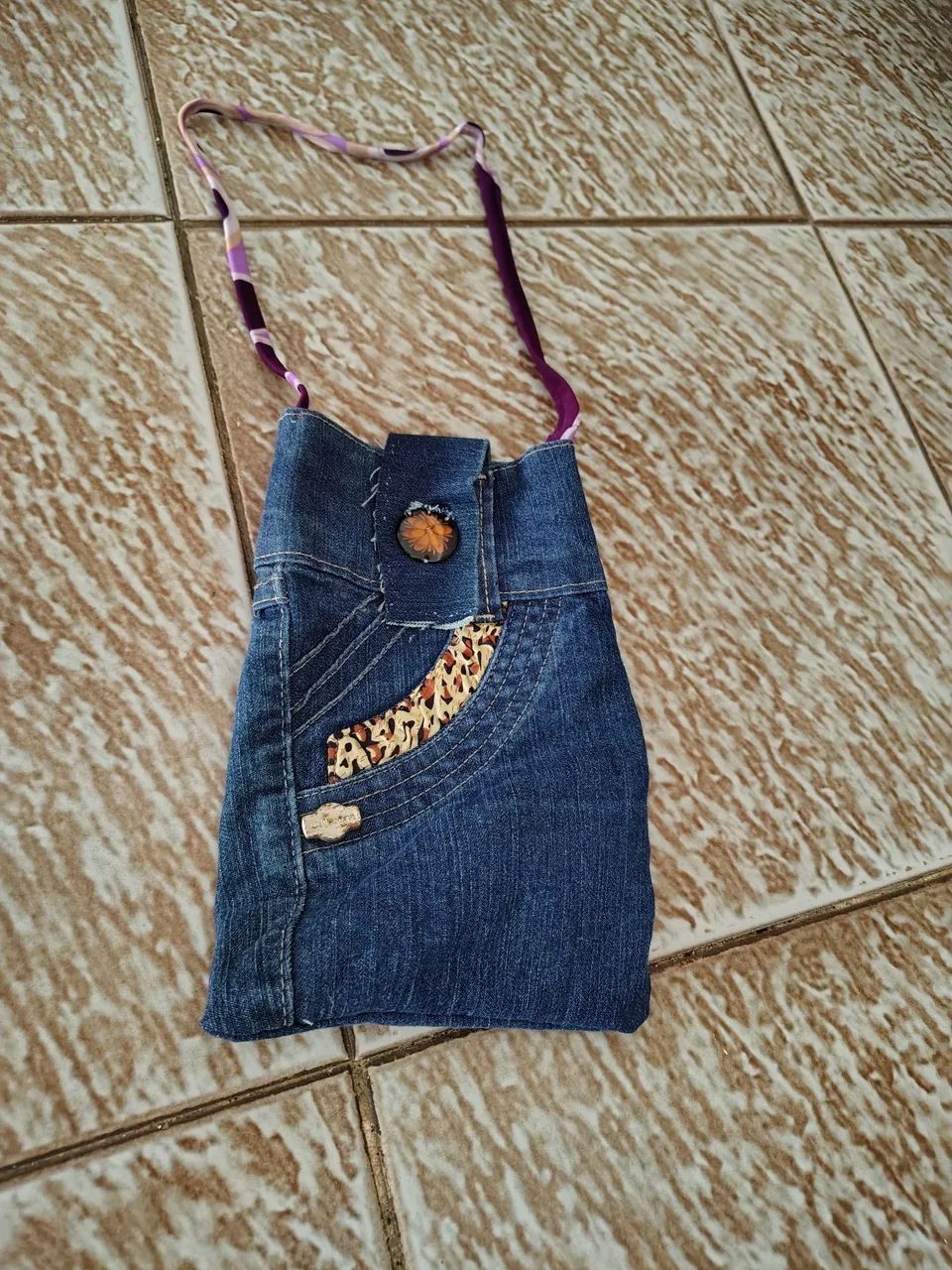 Bolsa Jeans Artesanal com Detalhes em Renda - Foto 2