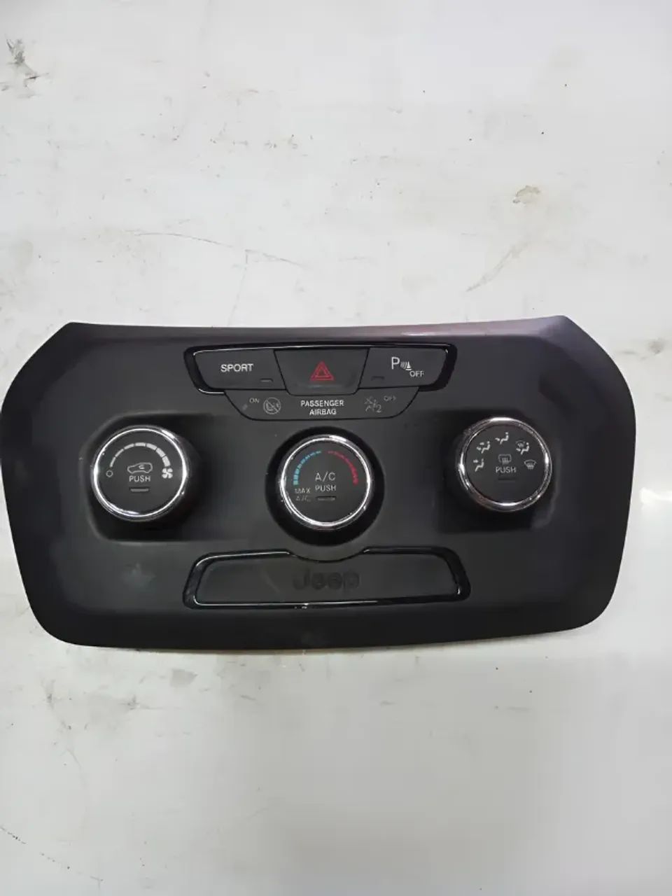 Botoes Do Comando De Ar Jeep Renegade 01002525310 Preto (Usado)