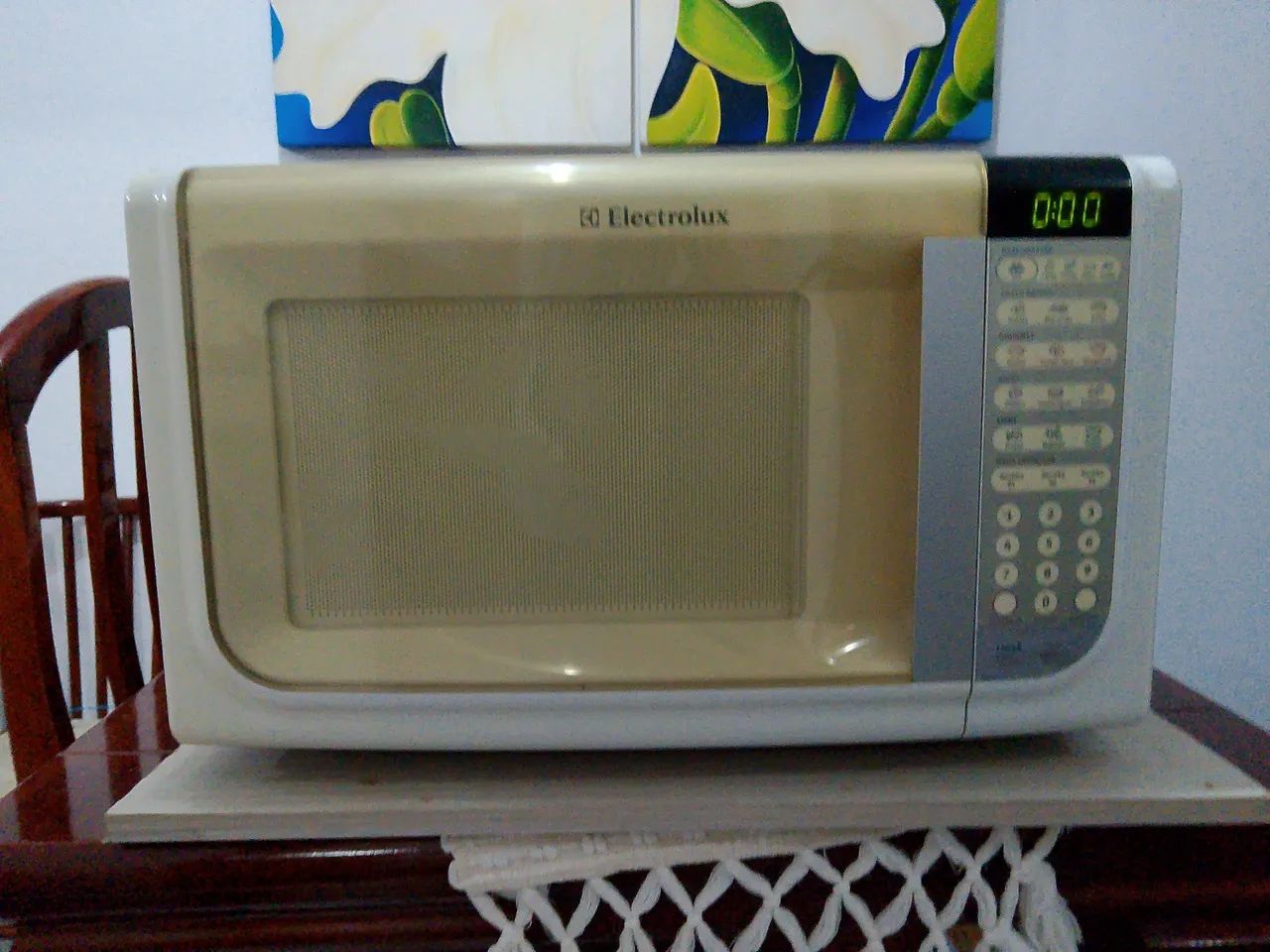 Microondas Eletrolux 31 LTS. 