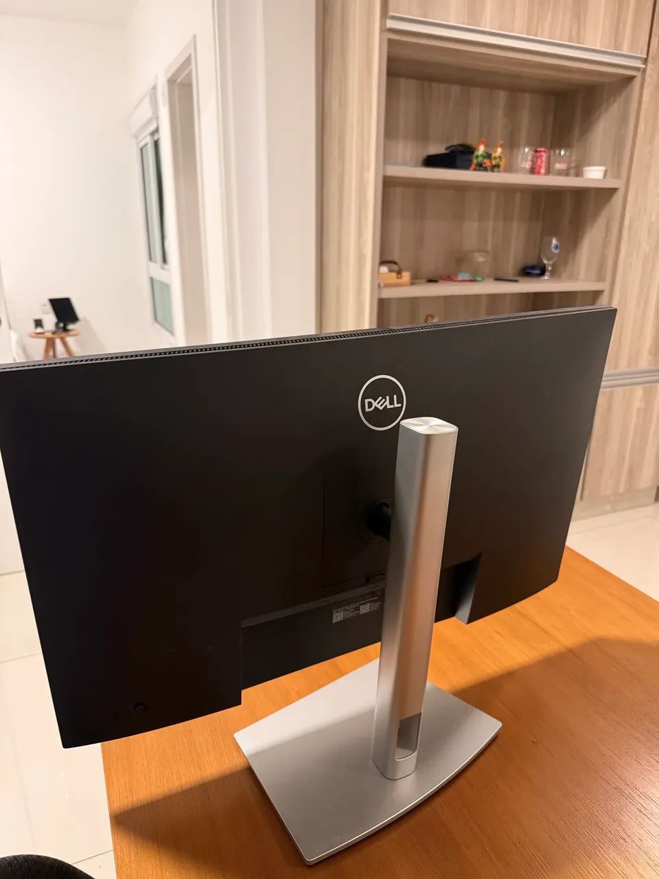 Monitor Dell P2723QE LCD 27 - Foto 2
