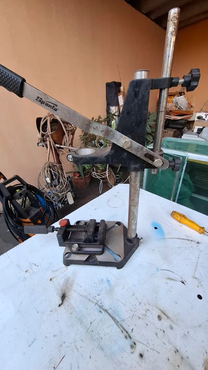 Suporte para furadeira 80 reais