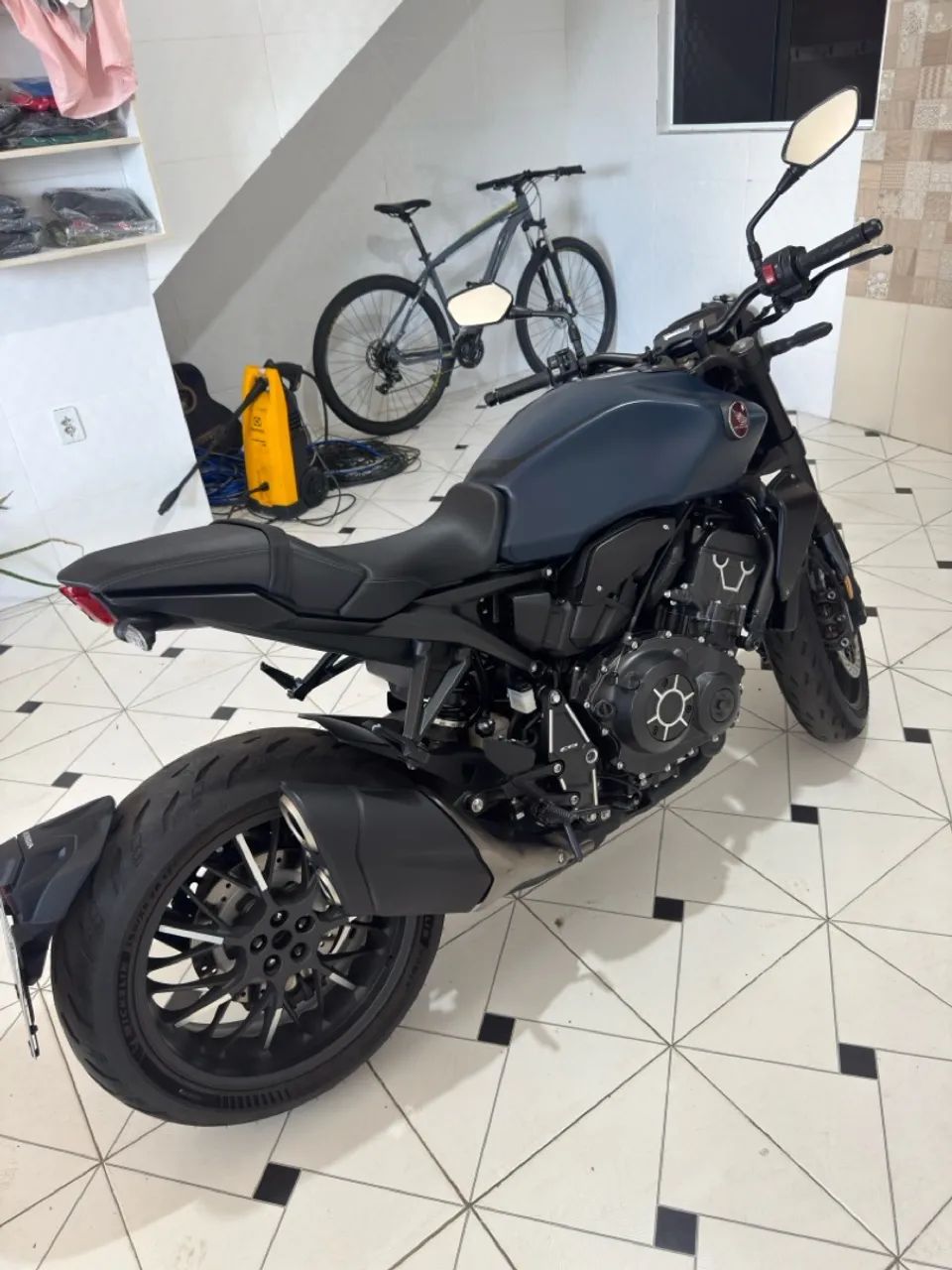 CB1000R BLACK EDITION 2024 - Foto 4