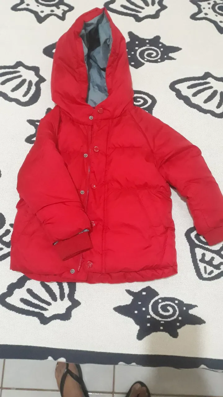 Casaco Infantil Vermelho com Capuz