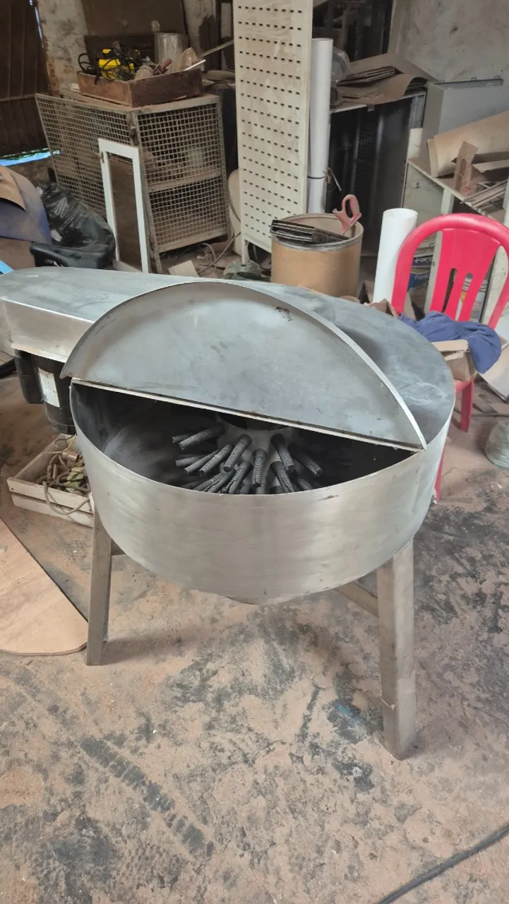 Maquina de depenar frango (5 a 8 frangos) com motor monofasico de 2cv.