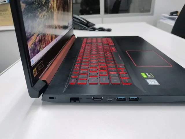Notebook gamer Nitro 5, I5, 8g, SSD 512, GTX 1650, tela 17"