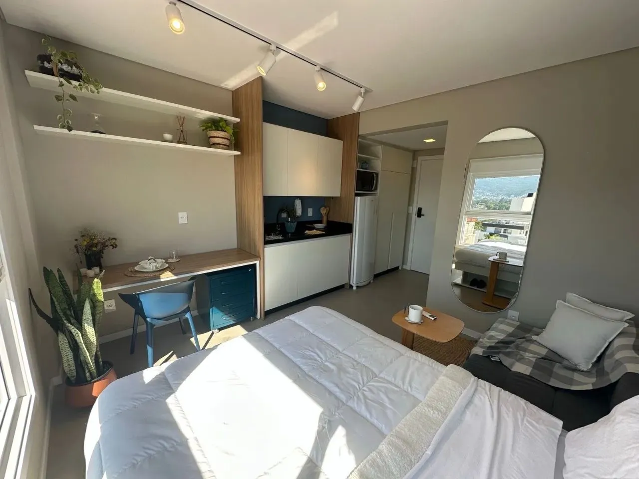 Studio mobiliado a locação no bairro Carvoeira - Florianópolis/SC