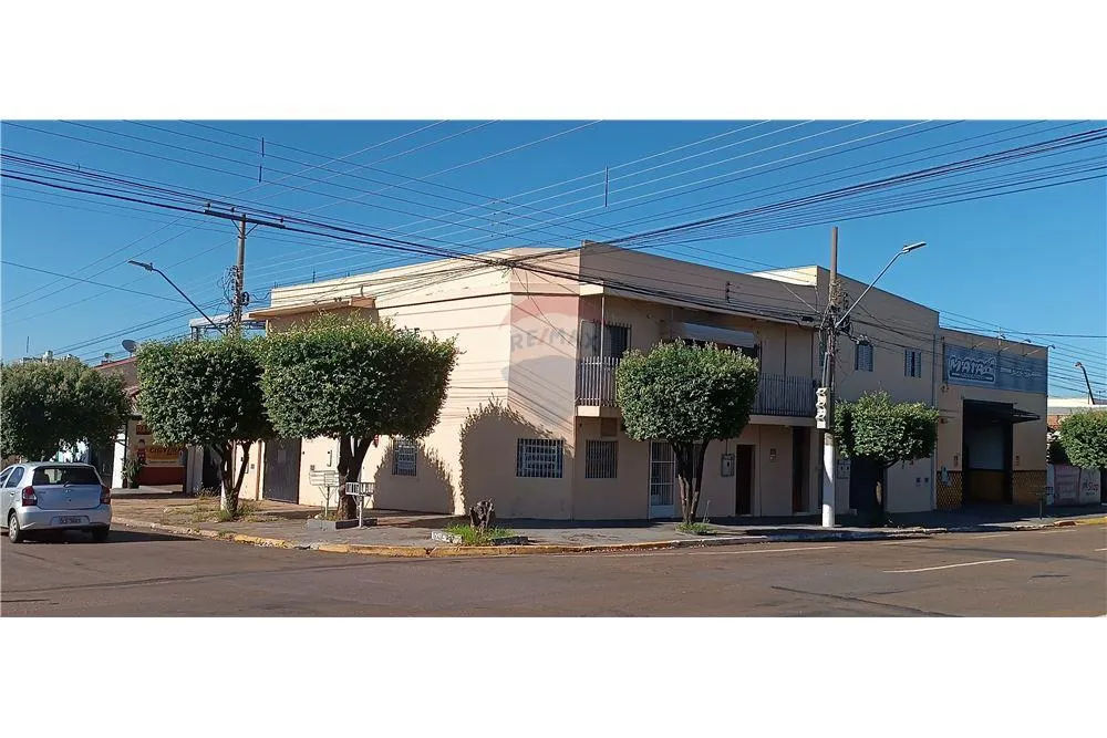 "Viva com estilo no coração de Rondonópolis: seu novo refúgio de esquina na Avenida Pedro