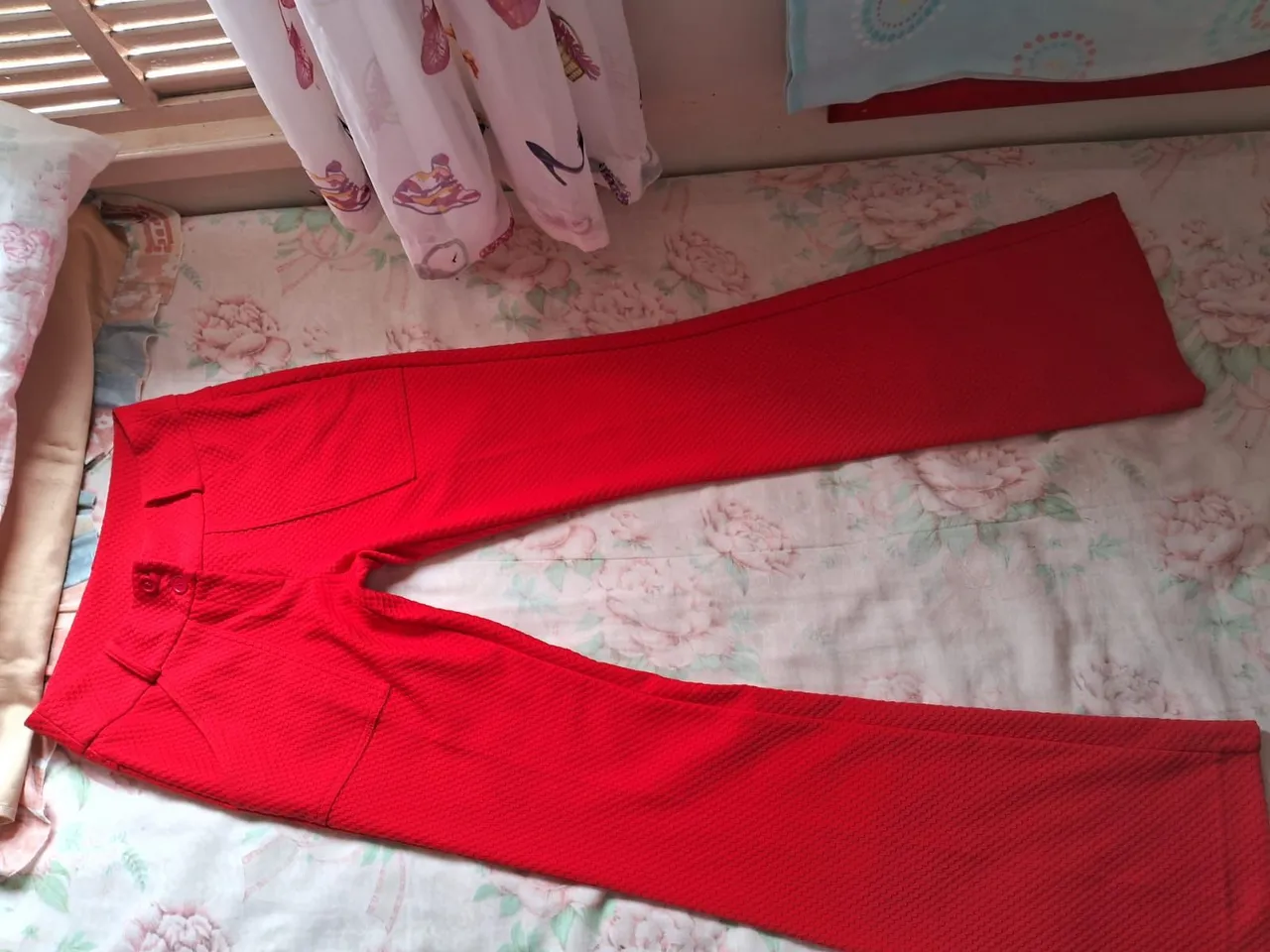 Calça vermelha elegante