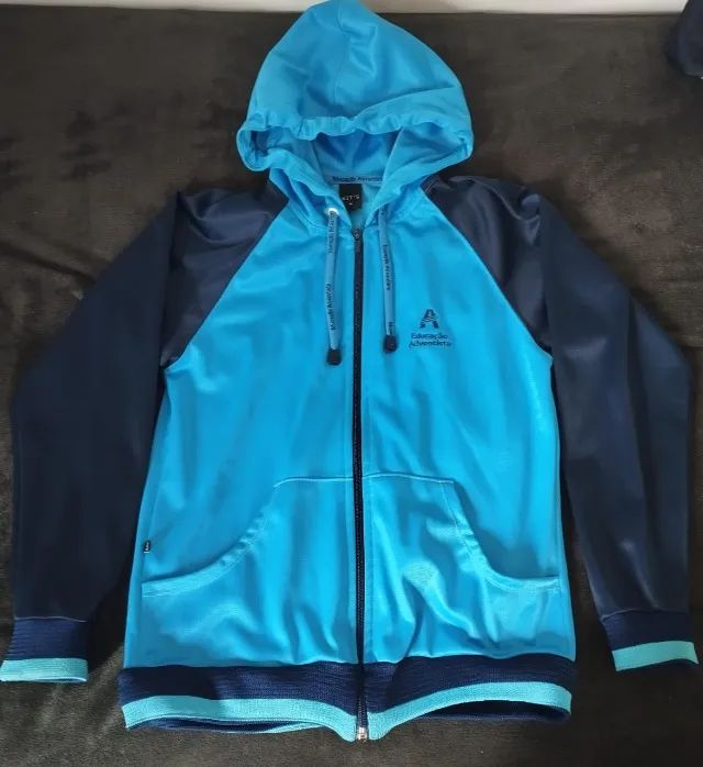 Uniforme Unissex do Colégio Adventista, novos ainda!!!