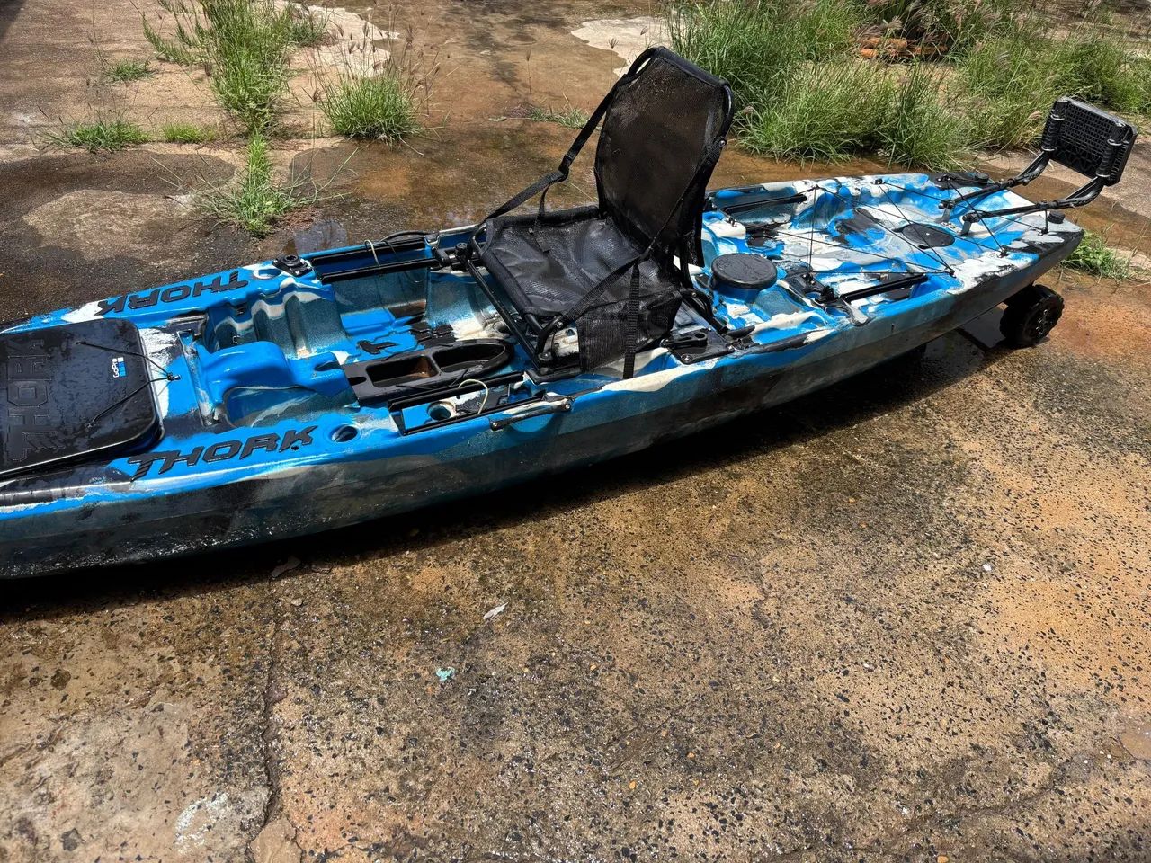 Caiaque thork com suporte pra motor eletrico ou gasolina com todos acessorios 